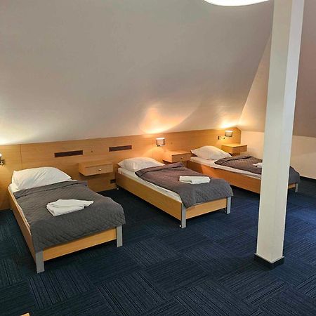 Hotel Agat Piotrków Trybunalski Екстериор снимка
