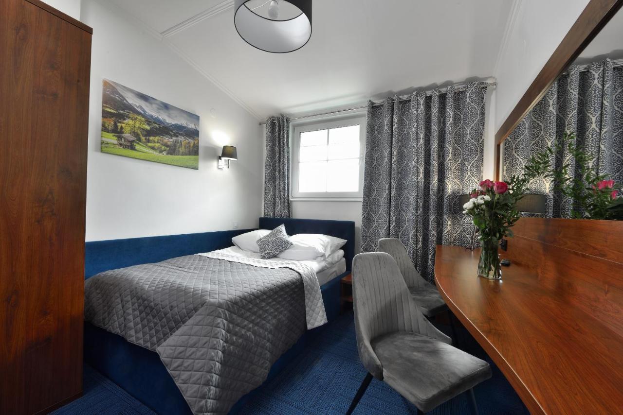 Hotel Agat Piotrków Trybunalski Екстериор снимка