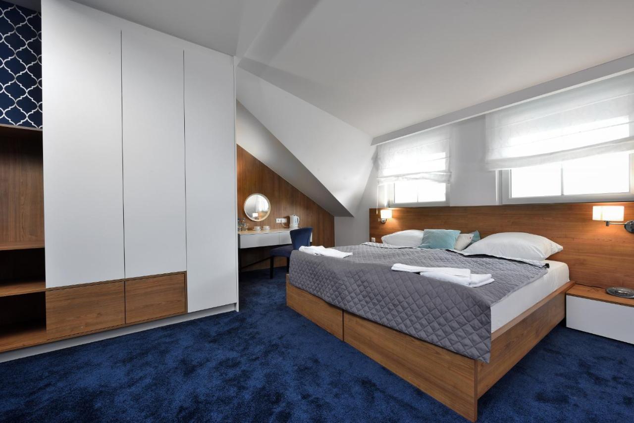 Hotel Agat Piotrków Trybunalski Екстериор снимка