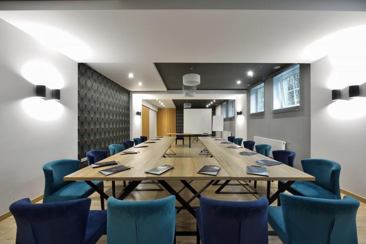 Hotel Agat Piotrków Trybunalski Екстериор снимка