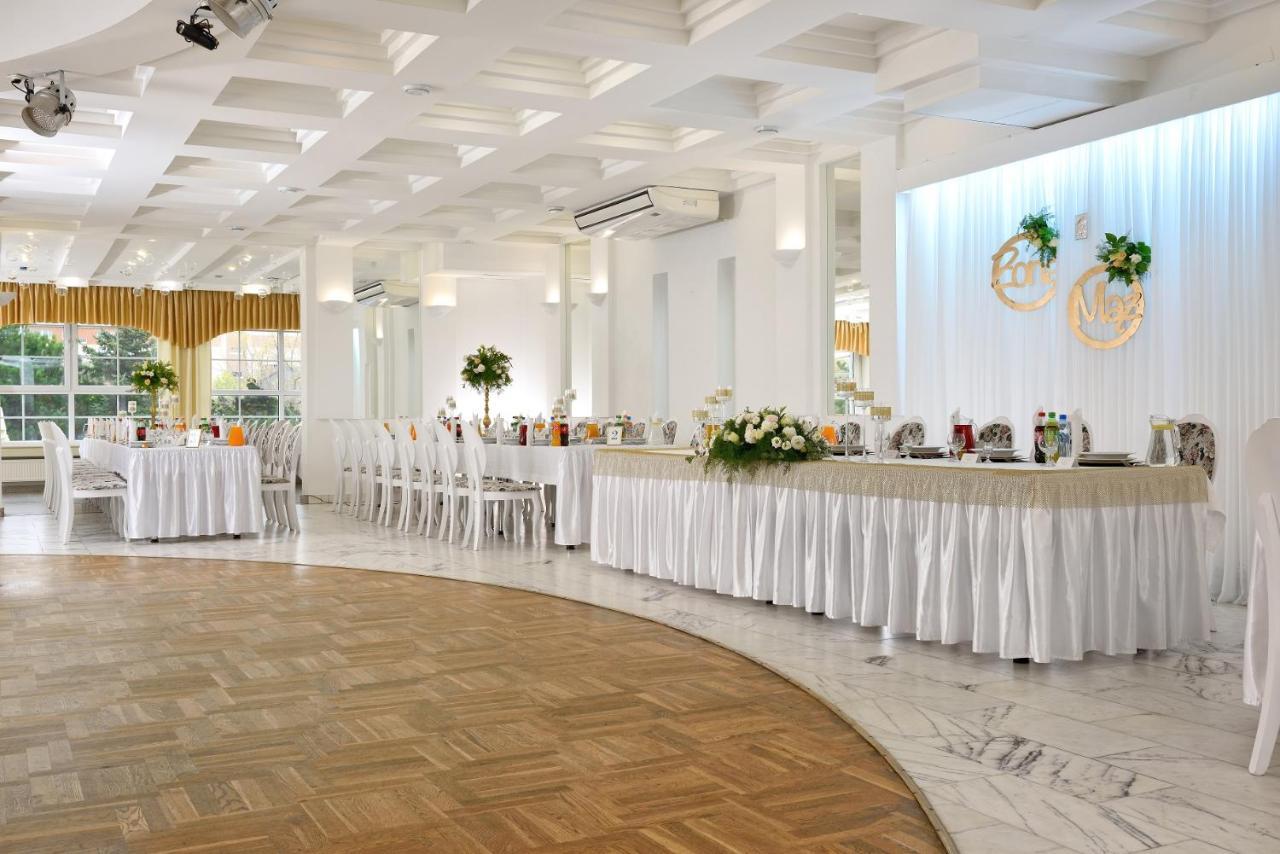 Hotel Agat Piotrków Trybunalski Екстериор снимка