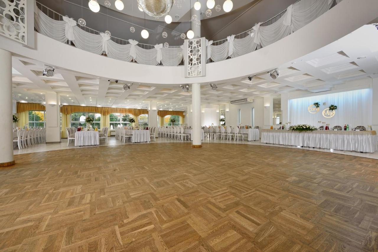 Hotel Agat Piotrków Trybunalski Екстериор снимка
