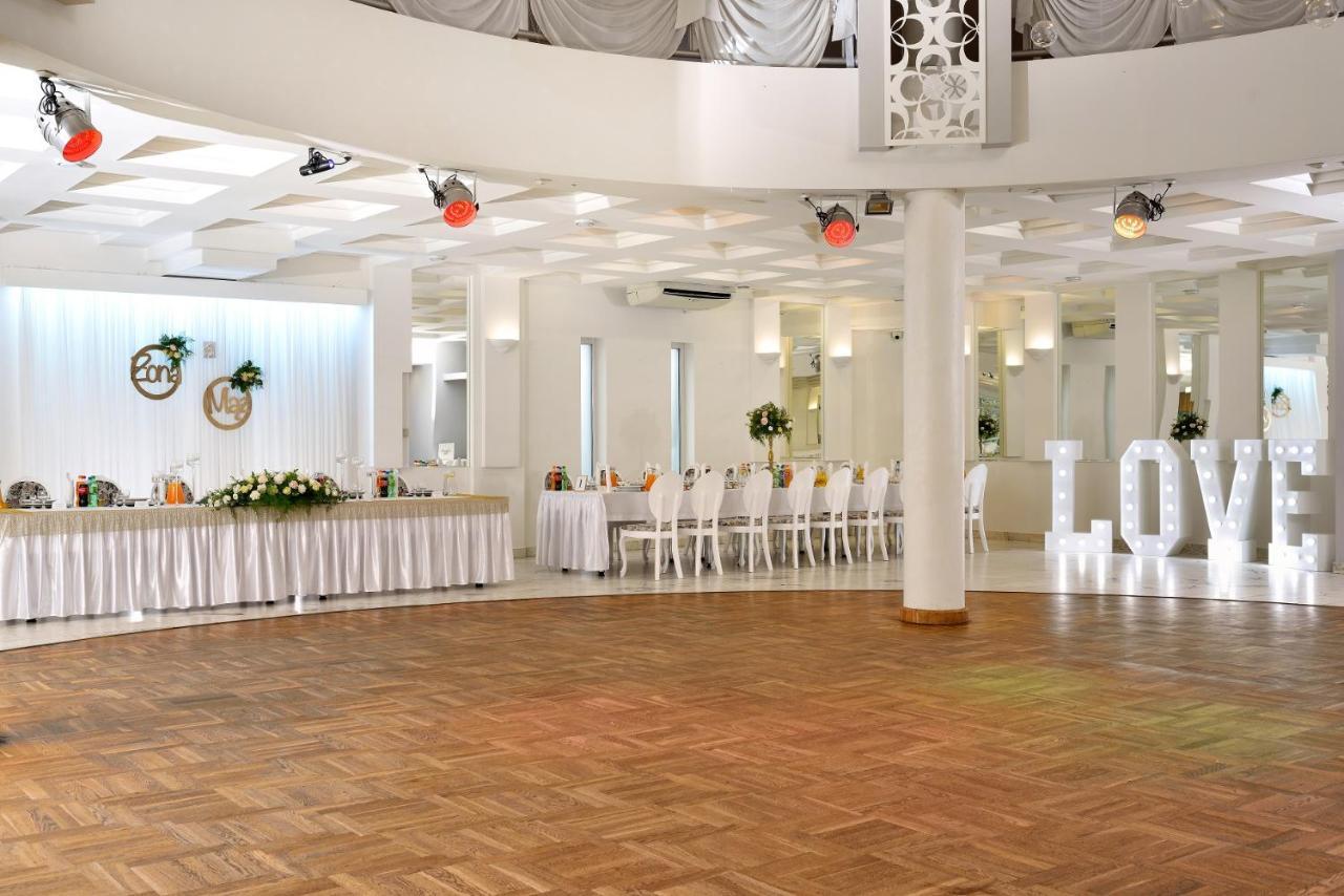 Hotel Agat Piotrków Trybunalski Екстериор снимка