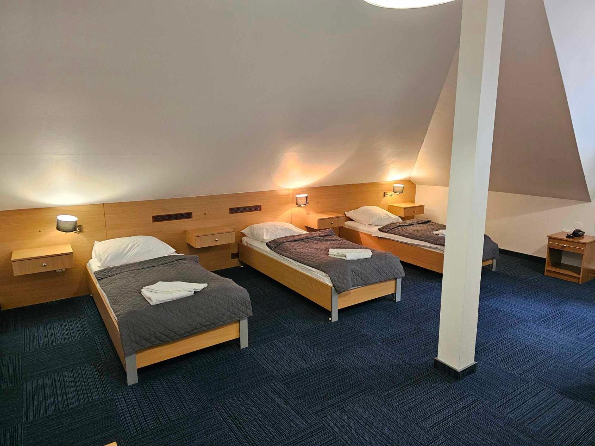 Hotel Agat Piotrków Trybunalski Екстериор снимка