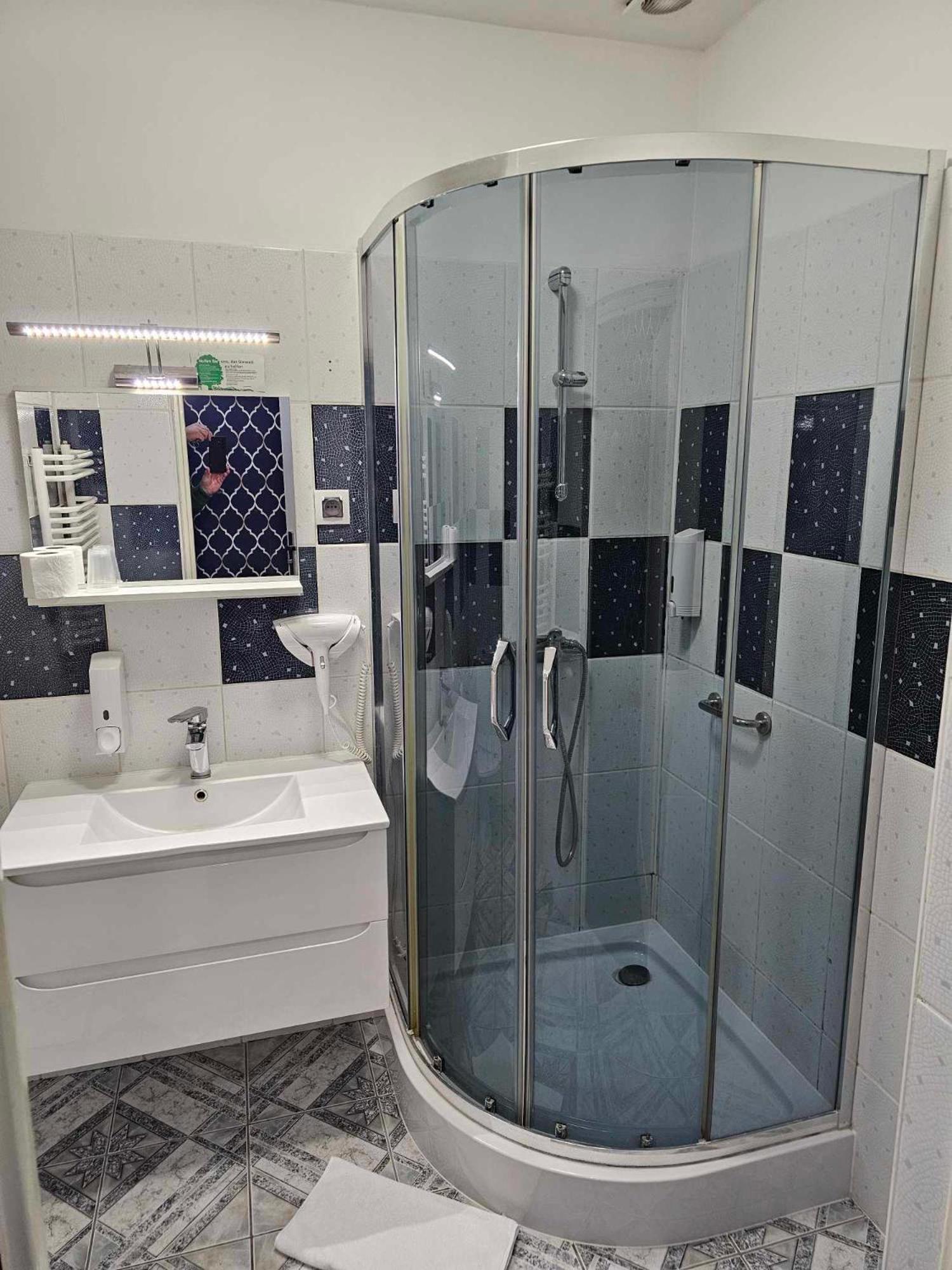 Hotel Agat Piotrków Trybunalski Екстериор снимка