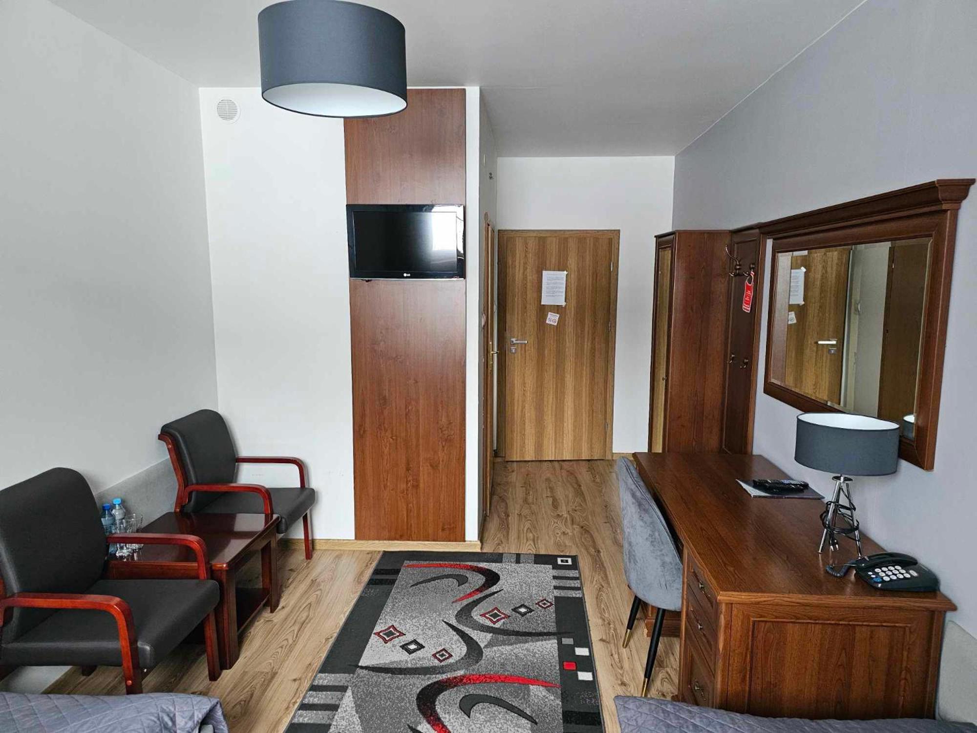 Hotel Agat Piotrków Trybunalski Екстериор снимка